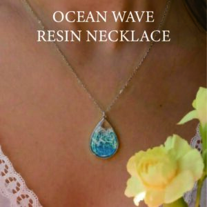 Alternative view of Resin ocean drop necklace gold